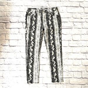 Tinseltown Snakeskin Print Jeggings Stretchy Black White and Gray Juniors Size 9